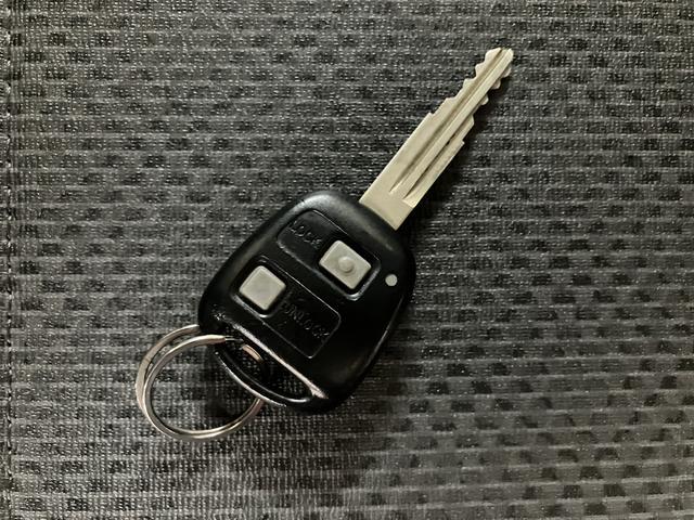 ピクシストラックスタンダードSAIIIt/認定中古車/1年保証/CDチューナサポカーSワイド適合 1年間走行距離無制限保証 エアコン パワーウインドウ パワーステアリング 3方開 4速オートマチック車 トップシェイドガラス(大阪府)の中古車