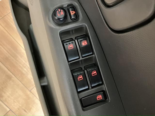 タントＸ／認定中古車／１年間走行距離無制限保証／車検整備渡／ＣＤ１年間走行距離無制限保証　車検整備渡し　ＣＤステレオ　キーフリーシステム　オートエアコン　社外ＥＴＣ　片側（左）スライドドア　ハロゲンヘッドライト　１３インチフルホイールキャップ（大阪府）の中古車