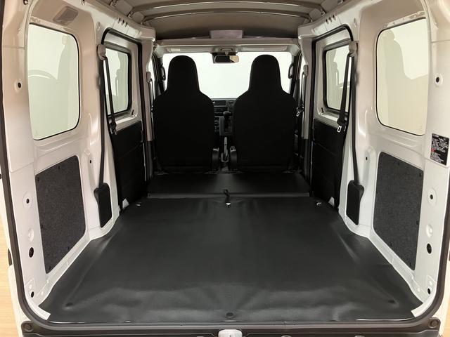 ハイゼットカーゴDX/認定中古車/新車保証継承/エアコン/パワステ/4WD新車保証継承 AM・FMラジオ キーレスエントリー 前後コーナーセンサー エコアイドル フロントパワーウインドウ オートライト ロック/オート切替4WD オーバーヘッドシェルフ(大阪府)の中古車