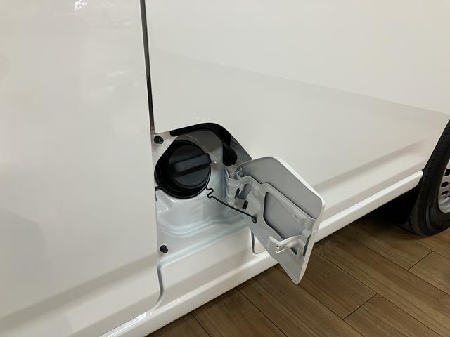 ハイゼットカーゴDX/認定中古車/新車保証継承/エアコン/パワステ/4WD新車保証継承 AM・FMラジオ キーレスエントリー 前後コーナーセンサー エコアイドル フロントパワーウインドウ オートライト ロック/オート切替4WD オーバーヘッドシェルフ(大阪府)の中古車