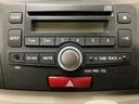 １年間走行距離無制限保証　ＡＵＸ端子付ＣＤステレオ　キーレスエントリー　オートエアコン　電動格納式ドアミラー　ベンチシート　１４インチフルホイールキャップ　横開きバックドア（大阪府）の中古車