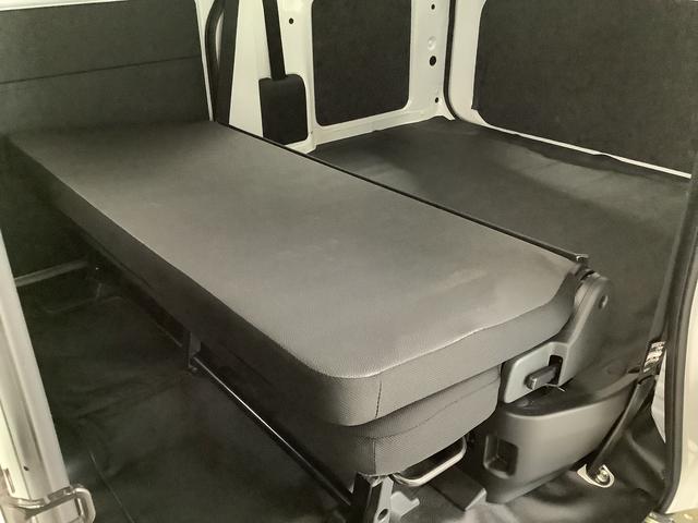 ハイゼットカーゴＤＸ　雹害車両　ワンオーナー　ＣＶＴ車　前後コーナーセンサー雹害車両　１年保証　ワンオーナー　ＣＶＴ　前後コーナーセンサー　オートマチックハイビーム　キーレスエントリー　横滑り防止装置　オートライト　ヘッドライトレベライザー　パワーウィンドウ　ラジオ（兵庫県）の中古車