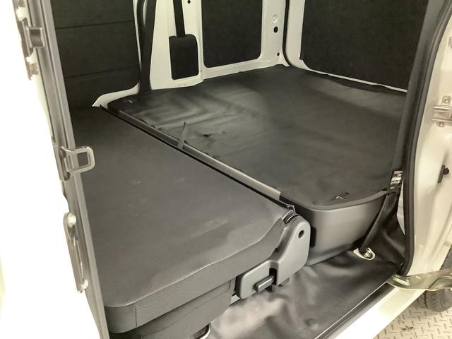 ハイゼットカーゴＤＸ　雹害車両　ワンオーナー　ＣＶＴ車　前後コーナーセンサー雹害車両　１年保証　ワンオーナー　ＣＶＴ　前後コーナーセンサー　オートマチックハイビーム　キーレスエントリー　横滑り防止装置　オートライト　ヘッドライトレベライザー　パワーウィンドウ　ラジオ（兵庫県）の中古車