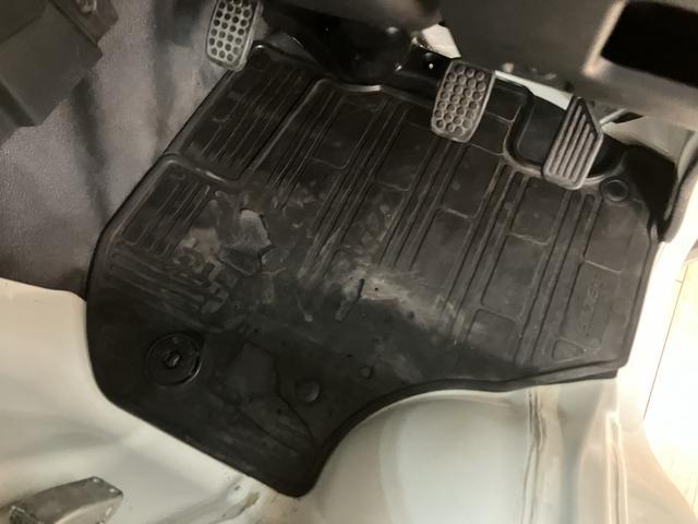ハイゼットトラックスタンダードＳＡIIIｔ／１年保証／４ＷＤ／ＬＥＤライト／１年間距離無制限保証／衝突軽減ブレーキ／４ＷＤ／５速マニュアル／ＬＥＤヘッドライト／コーナーセンサー／横滑り防止装置／エアコン／パワーステアリング／（大阪府）の中古車