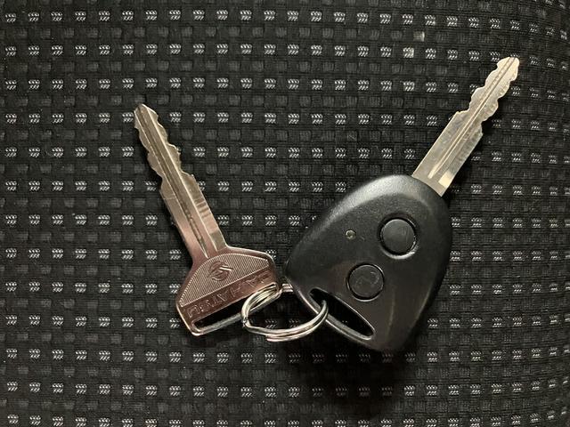 ハイゼットカーゴクルーズＳＡIII／１年保証／リヤフラットシート／ＬＥＤ／１年間距離無制限保証／衝突軽減ブレーキ／ビジネスパック／リヤフラットシート／ＬＥＤヘッドライト／ＥＴＣ／キーレスエントリー／パワーウインド／エアコン／ＵＳＢ／Ｂｌｕｅｔｏｏｔｈ／（大阪府）の中古車