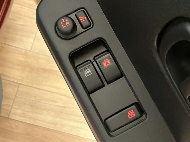 ハイゼットトラックジャンボエクストラ／０．３万キロ／スマートキー／ＬＥＤライト１年間距離無制限保証／０．３万キロ／衝突軽減ブレーキ／スマートキー／ＣＶＴ／ＬＥＤヘッドライト・フォグランプ／パワーウィンドウ／アイドリングストップ／コーナーセンサー／作業灯／テールゲートチェーン／（大阪府）の中古車