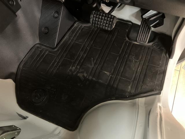 ハイゼットトラックＥＸＴ／１年保証／４ＷＤ／オートマ／ナビ／キーレス／フォグ／１年間距離無制限保証／切替式４ＷＤ／オートマチック／ナビ／キーレスエントリー／パワーウインド／作業灯／フォグランプ／テールゲートチェーン／Ｂｌｕｅｔｏｏｔｈ／フルセグＴＶ／（大阪府）の中古車