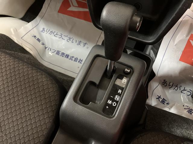 キャリイトラックＫＸ／１年保証／３．９万キロ／４ＷＤ／オートマ／ＨＩＤ／１年間距離無制限保証／３．９万キロ／４ＷＤ／オートマチック／ディスチャージヘッドランプ／フォグランプ／エアコン／パワステ／パワーウインドウ／キーレスエントリー／ＣＤステレオ／早い者勝ちですよ！！！（大阪府）の中古車