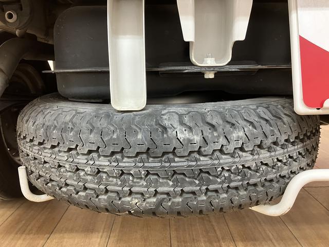 キャリイトラックＫＸ／１年保証／３．９万キロ／４ＷＤ／オートマ／ＨＩＤ／１年間距離無制限保証／３．９万キロ／４ＷＤ／オートマチック／ディスチャージヘッドランプ／フォグランプ／エアコン／パワステ／パワーウインドウ／キーレスエントリー／ＣＤステレオ／早い者勝ちですよ！！！（大阪府）の中古車