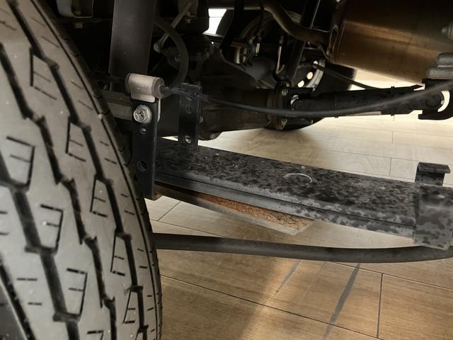 キャリイトラックＫＸ／１年保証／３．９万キロ／４ＷＤ／オートマ／ＨＩＤ／１年間距離無制限保証／３．９万キロ／４ＷＤ／オートマチック／ディスチャージヘッドランプ／フォグランプ／エアコン／パワステ／パワーウインドウ／キーレスエントリー／ＣＤステレオ／早い者勝ちですよ！！！（大阪府）の中古車