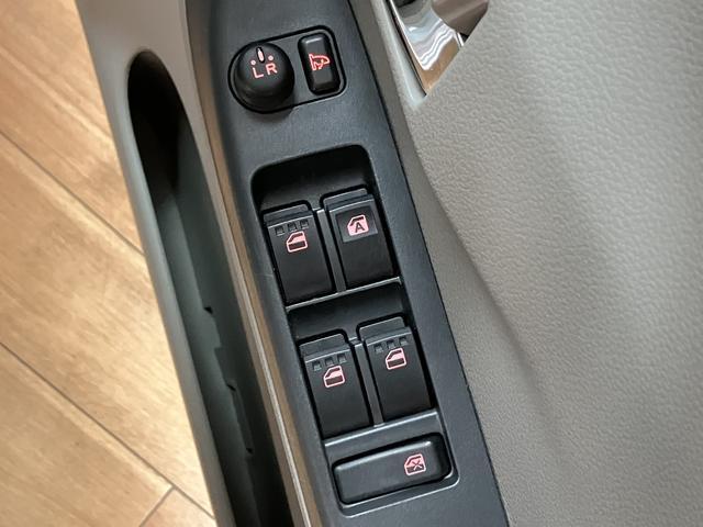 ミライースＸ　ＳＡ１年保証／衝突軽減ブレーキ／ナビ／Ｂｌｕｅｔｏｏｔｈ１年間距離無制限保証／衝突軽減ブレーキ／ナビ／Ｂｌｕｅｔｏｏｔｈ／フルセグＴＶ／ＤＶＤ／純正アルミホイール／電動格納ドアミラー／純正フロントスポイラー／純正リヤスポイラー／横滑り防止装置／（大阪府）の中古車