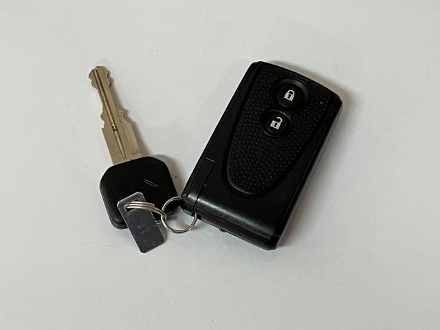 ムーヴＸリミテッド／１年保証／１万キロ／ナビ／バックカメラ／ＣＶＴ１年間距離無制限保証／１万キロ／純正ナビ／バックカメラ／スマートキー／オートエアコン／アイドリングストップ／フロントベンチシート／１４インチアルミホイール／（大阪府）の中古車