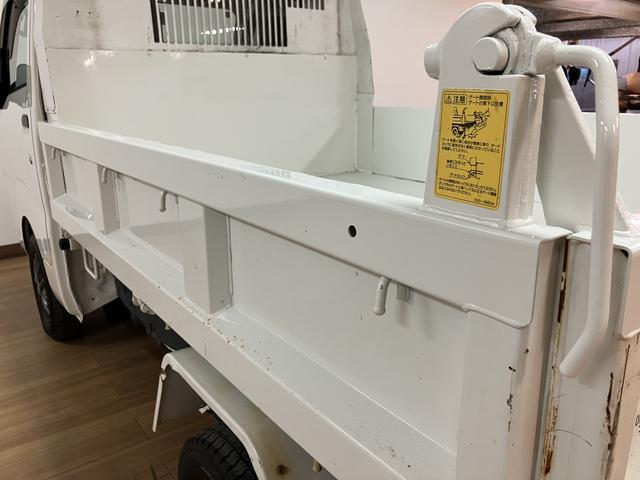 ハイゼットトラック多目的ダンプ１年保証／１．９万キロ／ＰＴＯ／４ＷＤ／キーレス１年間距離無制限保証／１．９万キロ／ＰＴＯダンプ／４ＷＤ／ナビ／パワーウインドウ／キーレスエントリー／エアコン／パワステ／外品アルミ／作業灯／（大阪府）の中古車