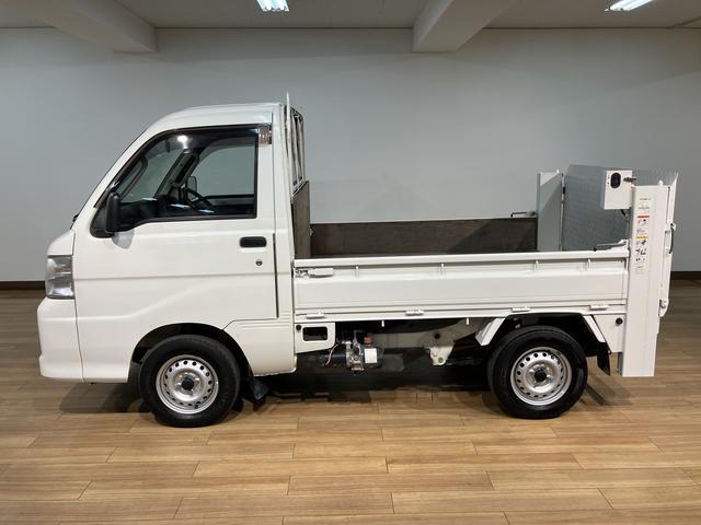 ハイゼットトラック垂直式テールリフトリヤ垂直式テールリフト　４ＷＤ　５速マニュアルミッション　エアコン　ＡＭ／ＦＭラジオ　荷台作業灯　１年間走行距離無制限保証　車検整備付き（大阪府）の中古車