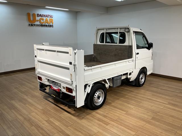ハイゼットトラック垂直式テールリフトリヤ垂直式テールリフト　４ＷＤ　５速マニュアルミッション　エアコン　ＡＭ／ＦＭラジオ　荷台作業灯　１年間走行距離無制限保証　車検整備付き（大阪府）の中古車