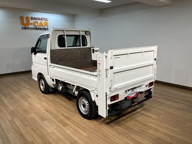 ハイゼットトラック垂直式テールリフトリヤ垂直式テールリフト　４ＷＤ　５速マニュアルミッション　エアコン　ＡＭ／ＦＭラジオ　荷台作業灯　１年間走行距離無制限保証　車検整備付き（大阪府）の中古車