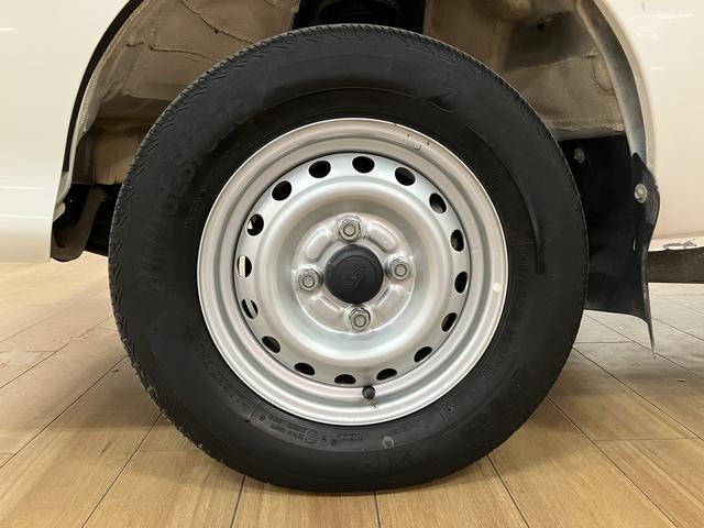 ハイゼットトラック垂直式テールリフトリヤ垂直式テールリフト　４ＷＤ　５速マニュアルミッション　エアコン　ＡＭ／ＦＭラジオ　荷台作業灯　１年間走行距離無制限保証　車検整備付き（大阪府）の中古車