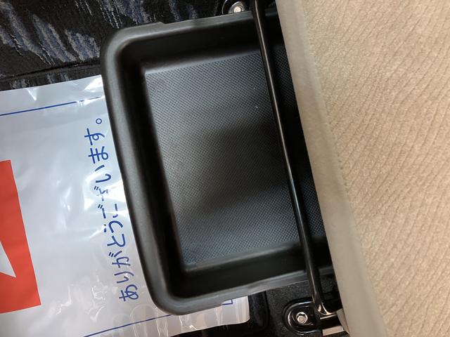ムーヴＸキーフリーシステム　ＣＤチューナー　エアコン　電動格納ドアミラー　ＣＶＴ　スペアタイヤ　走行２．５万キロ　１年間走行距離無制限保証　　法定点検整備付き（大阪府）の中古車