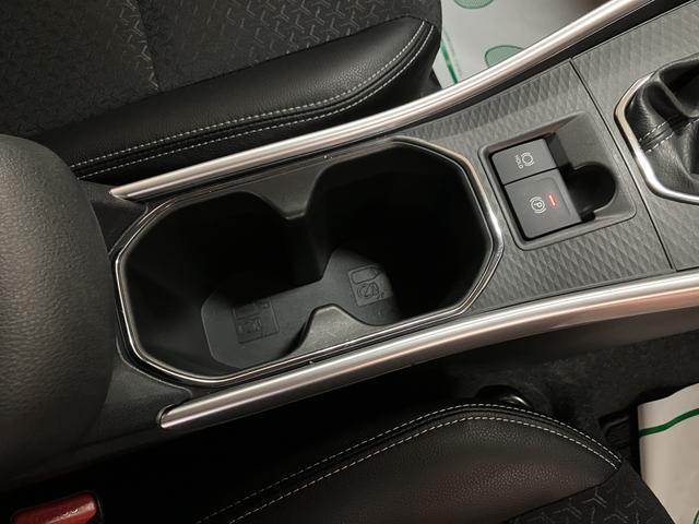 ロッキープレミアムＧナビゲーション　前後ドライブレコーダー　バックカメラ　ＥＴＣ車載器　ＬＥＤヘッドライト　ＬＥＤフォグランプ　シートヒーター　　キーフリーシステム　プッシュスタート（大阪府）の中古車