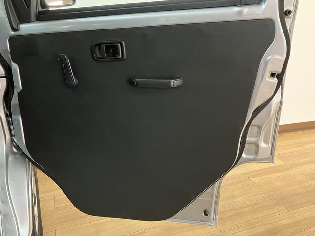 ハイゼットカーゴスペシャル　５Ｍ／Ｔ　１年間走行距離無制限保証５速マニュアルミッション　エアコン　パワーステアリング　集中ドアロック　ＡＭ／ＦＭラジオ　車検整備付き　１年間走行距離無制限保証　ダイハツ認定中古車（大阪府）の中古車