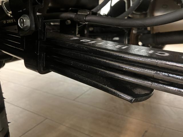 ハイゼットトラックハイルーフ　リヤ４枚リーフスプリング／ＡＭ／ＦＭラジオ届出済み未使用車／リヤ４枚リーフスプリング／ＡＭ／ＦＭラジオ／電動格納ドアミラー／パワーウィンドウ／キーフリー／プッシュボタンスタート／スマートアシスト／エアコン／パワステ／アイドリングストップ（大阪府）の中古車