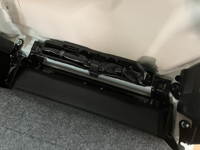 ハイゼットトラックハイルーフ　リヤ４枚リーフスプリング／ＡＭ／ＦＭラジオ届出済み未使用車／リヤ４枚リーフスプリング／ＡＭ／ＦＭラジオ／電動格納ドアミラー／パワーウィンドウ／キーフリー／プッシュボタンスタート／スマートアシスト／エアコン／パワステ／アイドリングストップ（大阪府）の中古車