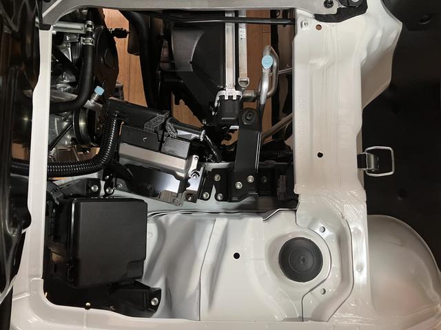 ハイゼットトラックハイルーフ　リヤ４枚リーフスプリング／ＡＭ／ＦＭラジオ届出済み未使用車／リヤ４枚リーフスプリング／ＡＭ／ＦＭラジオ／電動格納ドアミラー／パワーウィンドウ／キーフリー／プッシュボタンスタート／スマートアシスト／エアコン／パワステ／アイドリングストップ（大阪府）の中古車