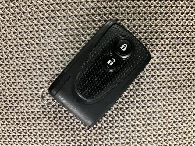 ミラココアココアＸナビゲーション　バックカメラ　キーフリーシステム　オートエアコン　電動格納ドアミラー　ベンチシート　スペアタイヤ　アイドリングストップ　１年間走行距離無制限保証　法定点検受渡し（大阪府）の中古車