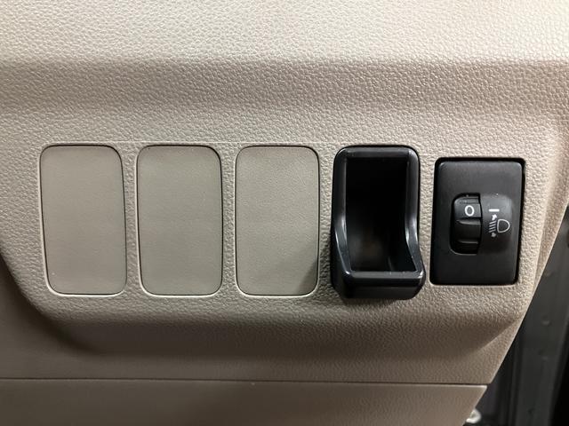 ミラＸリミテッド　純正フルセグナビ・ＥＴＣ・社外品アルミホイ−ル純正フルセグナビ・ＣＤ／ＤＶＤ／Ｂｌｕｅｔｏｏｔｈ・ＥＴＣ車載器・社外品アルミホイ−ル・電動格納ドアミラー・スマ−トキ−・マット／バイザ−装備（大阪府）の中古車