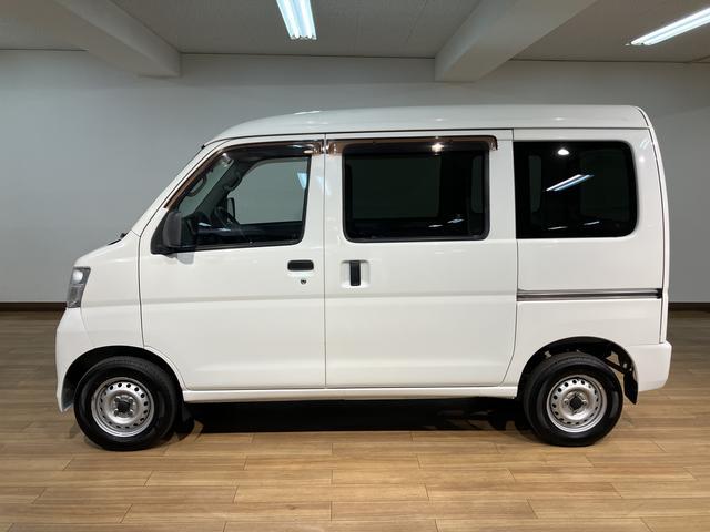 ハイゼットカーゴＤＸワンセグ対応ナビゲーション　バックカメラ　ＥＴＣ車載器　ドラレコ　フロントパワーウィンドウ　エアコン　キーレスエントリー　プライバシーガラス　バックブザー　１年間走行距離無制限保証（大阪府）の中古車