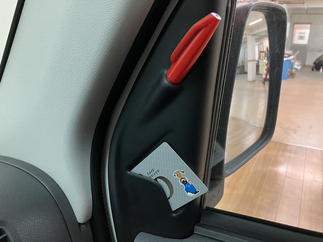 ハイゼットカーゴＤＸワンセグ対応ナビゲーション　バックカメラ　ＥＴＣ車載器　ドラレコ　フロントパワーウィンドウ　エアコン　キーレスエントリー　プライバシーガラス　バックブザー　１年間走行距離無制限保証（大阪府）の中古車