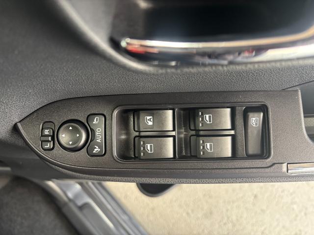 タントカスタムＲＳ１０インチ純正ナビ　パノラマモニター　ドライブレコーダー　電動パーキングブレーキ　フロントシートヒーター　電動格納式ドアミラー　パワーウィンドウ　アルミホイール　キーフリー　アイドリングストップ機能（奈良県）の中古車