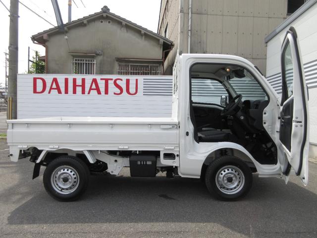 ハイゼットトラックスタンダードＡＭ／ＦＭラジオ　禁煙車　マニュアルエアコン　ＣＶＴ　パワーステアリング　運転席エアバック　ＡＢＳ（奈良県）の中古車
