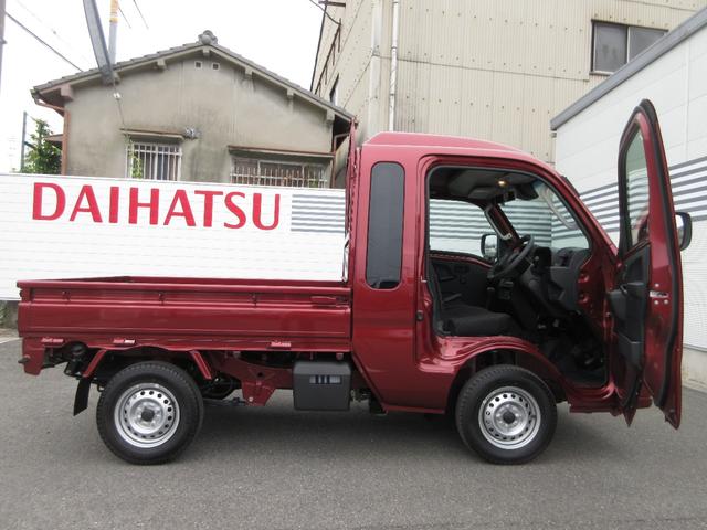 ハイゼットトラックジャンボエクストラプッシュボタンスタート　アイドリングストップ　ＬＥＤヘッドランプ　荷台作業灯　電動格納式ミラー　マニュアルエアコン　キーフリーシステム　オーディオ穴（奈良県）の中古車