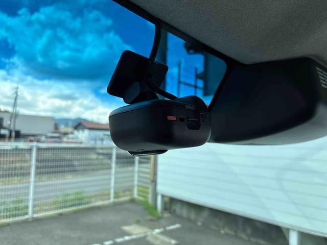 タントカスタムＲＳ　トップエディションＶＳ　ＳＡIII純正ナビ　全周囲カメラ　ＥＴＣ　ドライブレコーダー　オートエアコン　運転席シートヒーター　左右パワースライドドア　プッシュボタンスタート　アイドリングストップ　アルミホイール　電動格納式ドアミラー（奈良県）の中古車