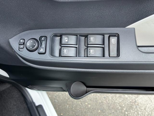 タントＸナビゲーション　ドライブレコーダー　バックカメラ　ＬＥＤヘッドランプ　アイドリングストップ　前席シートヒーター　電動パーキング　キーフリーシステム　助手席側パワースライドドア（奈良県）の中古車