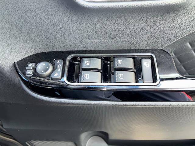 タントカスタムＸナビゲーション　ドライブレコーダー　パノラマモニター　ＬＥＤヘッドランプ　前席シートヒーター　両側パワースライドドア　オートエアコン　プッシュボタンスタート　アイドリングストップ　キーフリーシステム（奈良県）の中古車