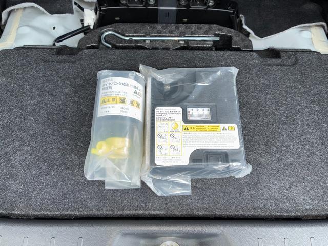 ムーヴＸリミテッドII　ＳＡIIIＬＥＤヘッドランプ　電動格納式ミラー　オートエアコン　運転席シートヒーター　プッシュボタンスタート　アイドリングストップ　キーフリーシステム（奈良県）の中古車