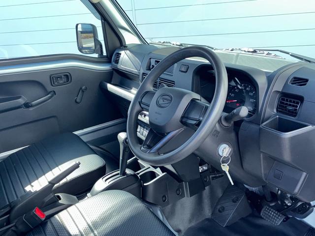 ハイゼットトラックスタンダード４ＷＤ　ＡＭ／ＦＭチューナー　アイドリングストップ　コーナーセンサー　スマートアシスト（奈良県）の中古車