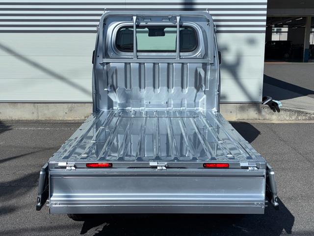 ハイゼットトラックスタンダード４ＷＤ　ＡＭ／ＦＭチューナー　アイドリングストップ　コーナーセンサー　スマートアシスト（奈良県）の中古車