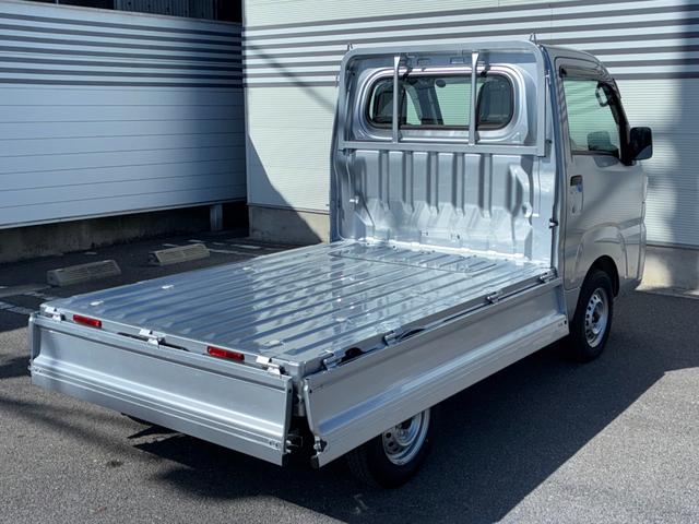 ハイゼットトラックスタンダード４ＷＤ　ＡＭ／ＦＭチューナー　アイドリングストップ　コーナーセンサー　スマートアシスト（奈良県）の中古車