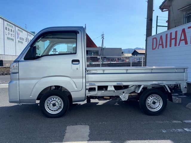 ハイゼットトラックスタンダード４ＷＤ　ＡＭ／ＦＭチューナー　アイドリングストップ　コーナーセンサー　スマートアシスト（奈良県）の中古車