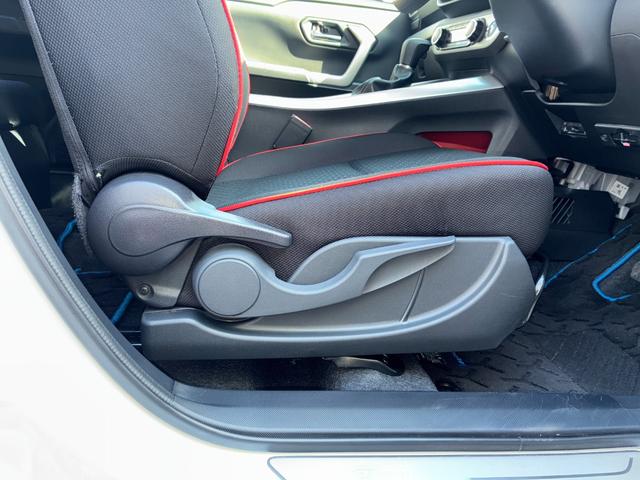 ロッキーＸ　ＨＥＶ純正９インチナビゲーション　ドライブレコーダー　ＥＴＣ　パノラマモニター　電動パーキング　ＬＥＤヘッドランプ　コーナーセンサー　電動格納式ミラー　キーフリーシステム（奈良県）の中古車