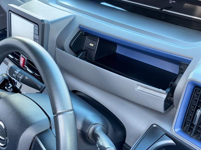 タントカスタムＲＳナビゲーション　バックカメラ　ＬＥＤヘッドランプ　アイドリングストップ　プッシュボタンスタート　両側パワースライドドア　コーナーセンサー　オートエアコン　キーフリーシステム　運転席ロングスライドシート（奈良県）の中古車