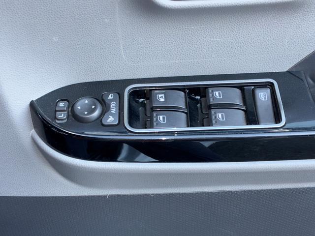 タントカスタムＲＳナビゲーション　バックカメラ　ＬＥＤヘッドランプ　アイドリングストップ　プッシュボタンスタート　両側パワースライドドア　コーナーセンサー　オートエアコン　キーフリーシステム　運転席ロングスライドシート（奈良県）の中古車