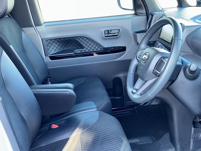 タントカスタムＲＳナビゲーション　バックカメラ　ＬＥＤヘッドランプ　アイドリングストップ　プッシュボタンスタート　両側パワースライドドア　コーナーセンサー　オートエアコン　キーフリーシステム　運転席ロングスライドシート（奈良県）の中古車