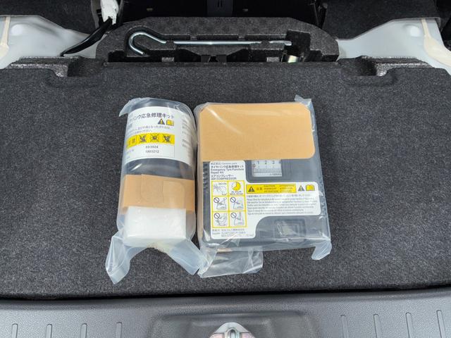 ムーヴキャンバスＸリミテッドメイクアップ　ＳＡIIIナビゲーション　ドライブレコーダー　ＥＴＣ　バックカメラ　電動格納式ミラー　オートエアコン　両側パワースライドドア　アイドリングストップ　プッシュボタンスタート　オートハイビーム（奈良県）の中古車