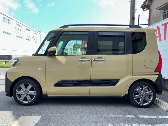 タントファンクロスターボＬＥＤヘッドランプ　パノラマモニター　電動パーキング　オーディオ穴　前席シートヒーター　両側パワースライドドア　アダプティブクルーズコントロール　コーナーセンサー　キーフリーシステム（奈良県）の中古車