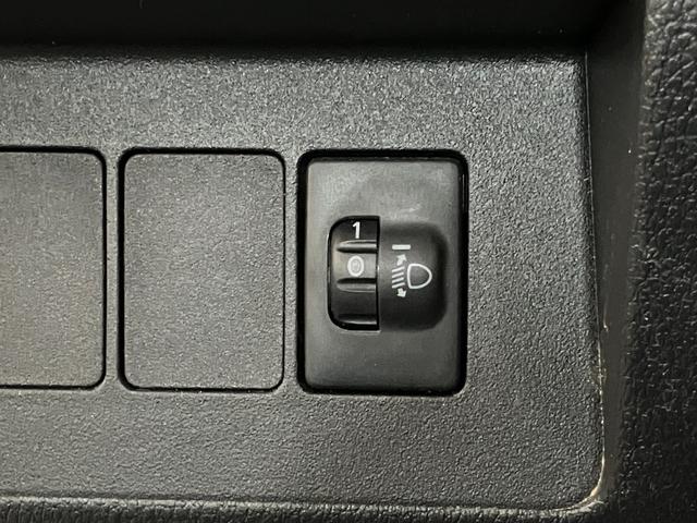 ハイゼットトラックスタンダード　５ＭＴ　パートタイム４ＷＤ　走行３千キロ弱５ＭＴ　パートタイム４ＷＤ　ＡＭ／ＦＭステレオ　エアコン　パワステ　マニュアルレベリング（滋賀県）の中古車