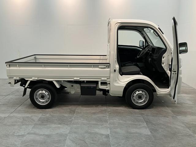 ハイゼットトラックスタンダード　５ＭＴ　パートタイム４ＷＤ　走行３千キロ弱５ＭＴ　パートタイム４ＷＤ　ＡＭ／ＦＭステレオ　エアコン　パワステ　マニュアルレベリング（滋賀県）の中古車